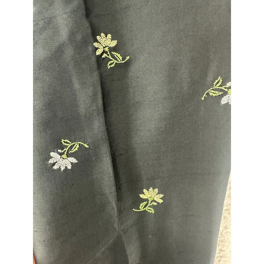 Petite Sophisticate Embroidered Floral Silk Pants Size 4 Black Dressy Career